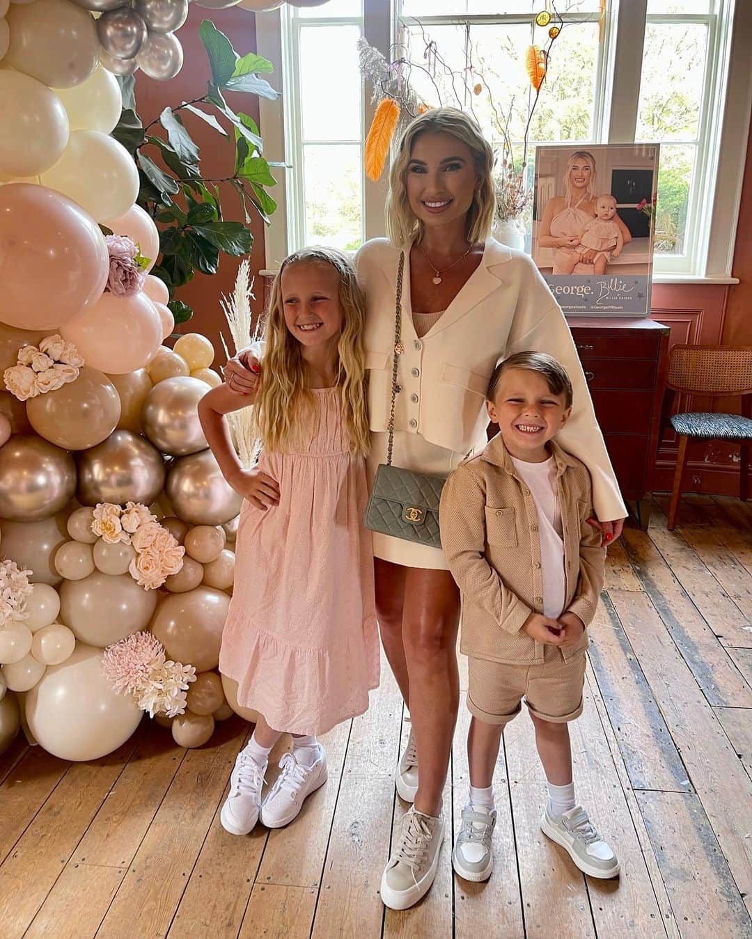 ビリー・フェアーズさんのインスタグラム写真 - (ビリー・フェアーズInstagram)「The most wonderful day celebrating the launch of my summer @georgeatasda collection 🌼💛   This collection will be launching online and in store 12th May 💛 #billiexgeorge #mybrand」4月24日 4時05分 - billieshepherdofficial