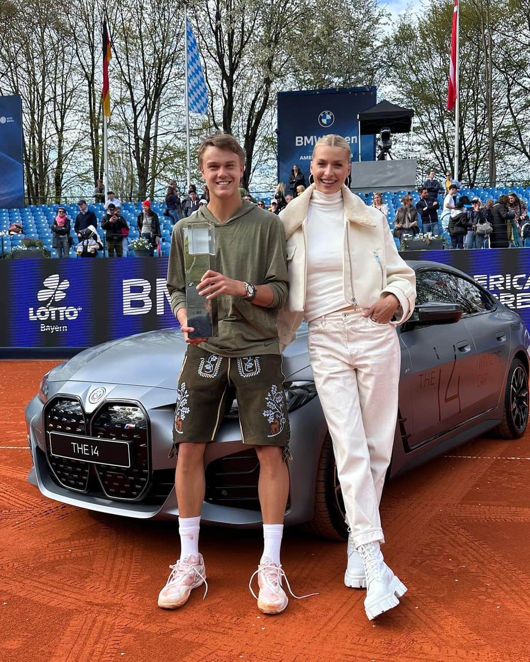 レナ・ゲルケさんのインスタグラム写真 - (レナ・ゲルケInstagram)「Always so much fun at the @bmw_open 🎾💚💪🏼 today‘s match was craaazy @holgerrune !!! Tennis, beautiful cars and sun , perfect sunday 🙏🏻💚」4月24日 4時15分 - lenagercke