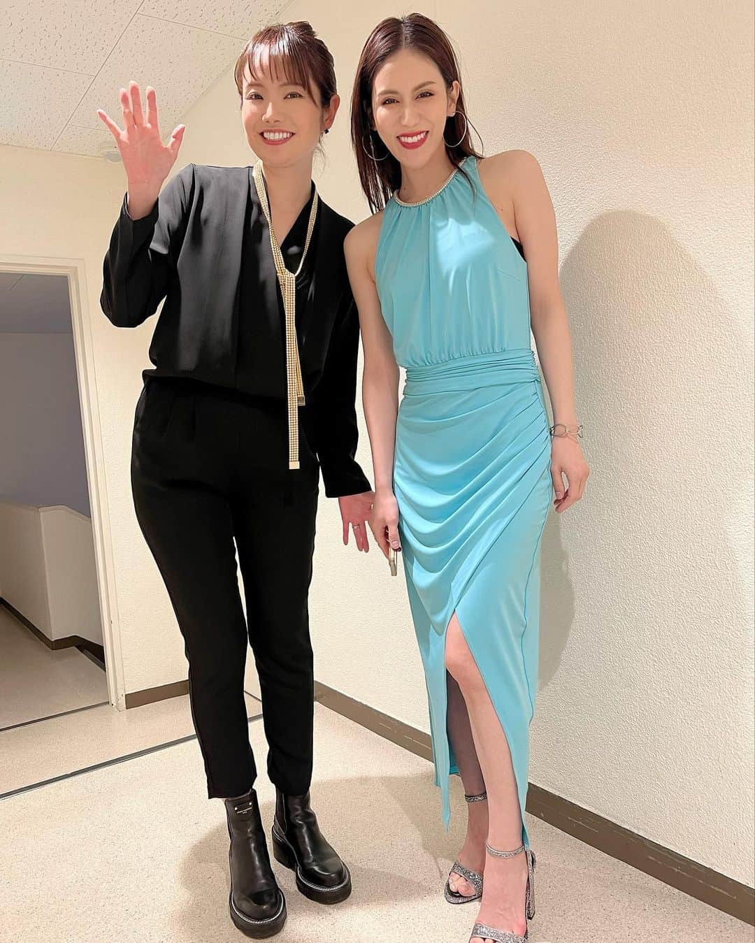 SHUUBIさんのインスタグラム写真 - (SHUUBIInstagram)「#ASKA さんツアー #大阪公演 #大阪オリックス劇場 #宮﨑薫 ちゃん #ASKAバンド ひときわ楽しい最高の日曜日でした！！！ご来場の皆様にとって明日への活力に少しでもなれたら幸せです！たくさんの声と笑顔ありがとうございました！！ かおちゃん美しい〜😍 次回は郡山です！！！ お楽しみに！！！#shuubi   #音楽 #音楽好きな人と繋がりたい #ステージ #コンサート  #コンサートツアー」4月23日 19時21分 - shuubihidemi