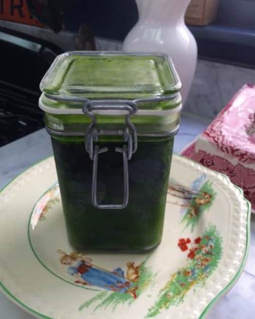 ValGarlandのインスタグラム：「Sunday Sesh👩‍🍳👩‍🍳👩‍🍳👩‍🍳  Val’s Wild Garlic Pesto」