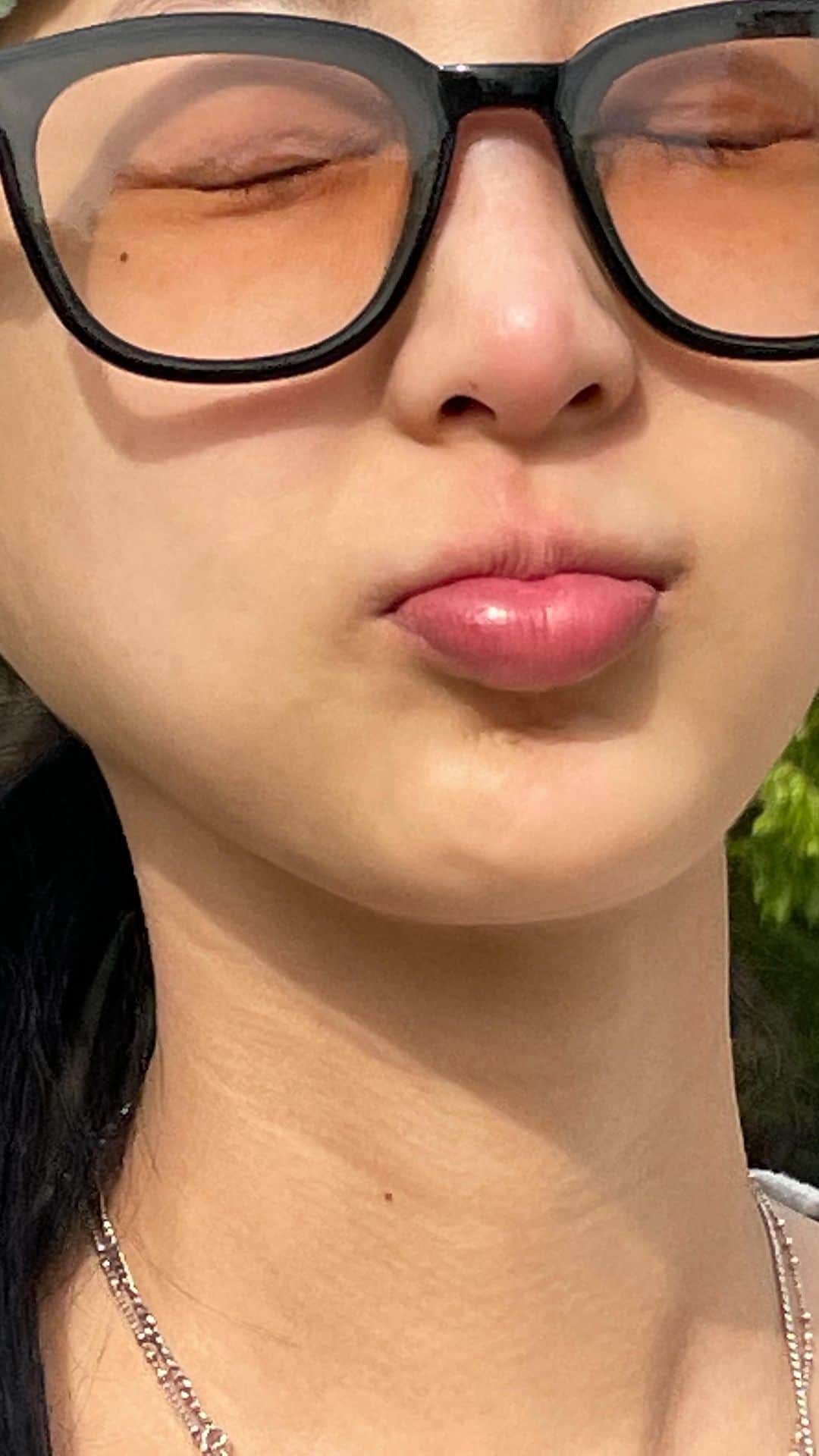 ヘリンのインスタグラム：「🫧 bubbly 😳」