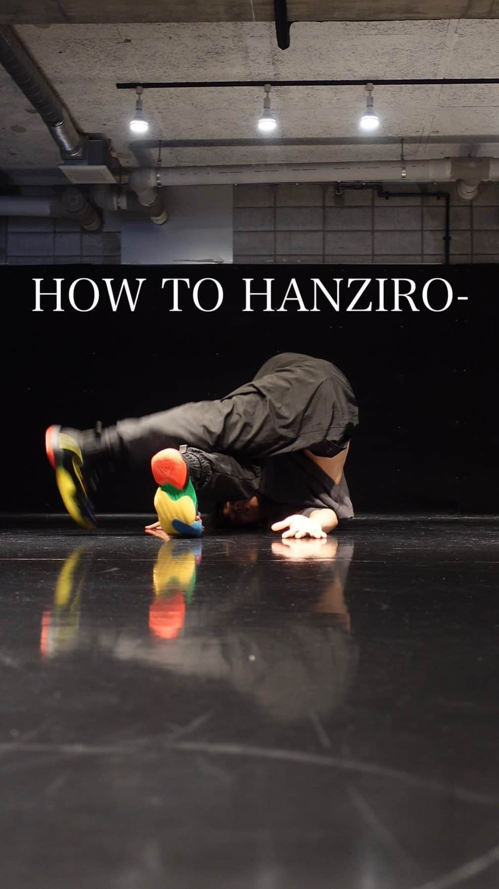 asukaのインスタグラム：「The easy way to learn 【HANZIRO-】   Everybody can do this skill 🔥   What do you think?🤔   Lectured by @bboy_asuka   If you can master it, let me know in the comments😉   ↓↓↓↓   #dance #breaking #breakdance #bboy #powermove #powermoves #acrobatics #tricking #parkour #gymnastics #movement #capoeira #ブレイキン #超人」