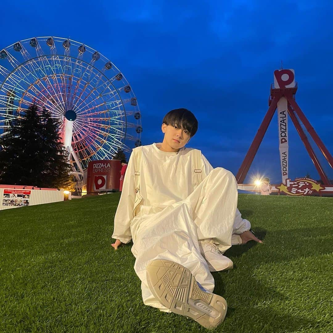 小田惟真のインスタグラム：「富士急ハイランドありがとうございました！！🗻 アトラクションも乗れて最高だったぁ！！ ・ ・ ・ ・  #韓国 #韓国好き #高二 #高二男子 #高校生 #無加工 #07년생 #フォロー歓迎 #スパフル #チグハグ #馬鹿ばっか  #サクラフレフレ」