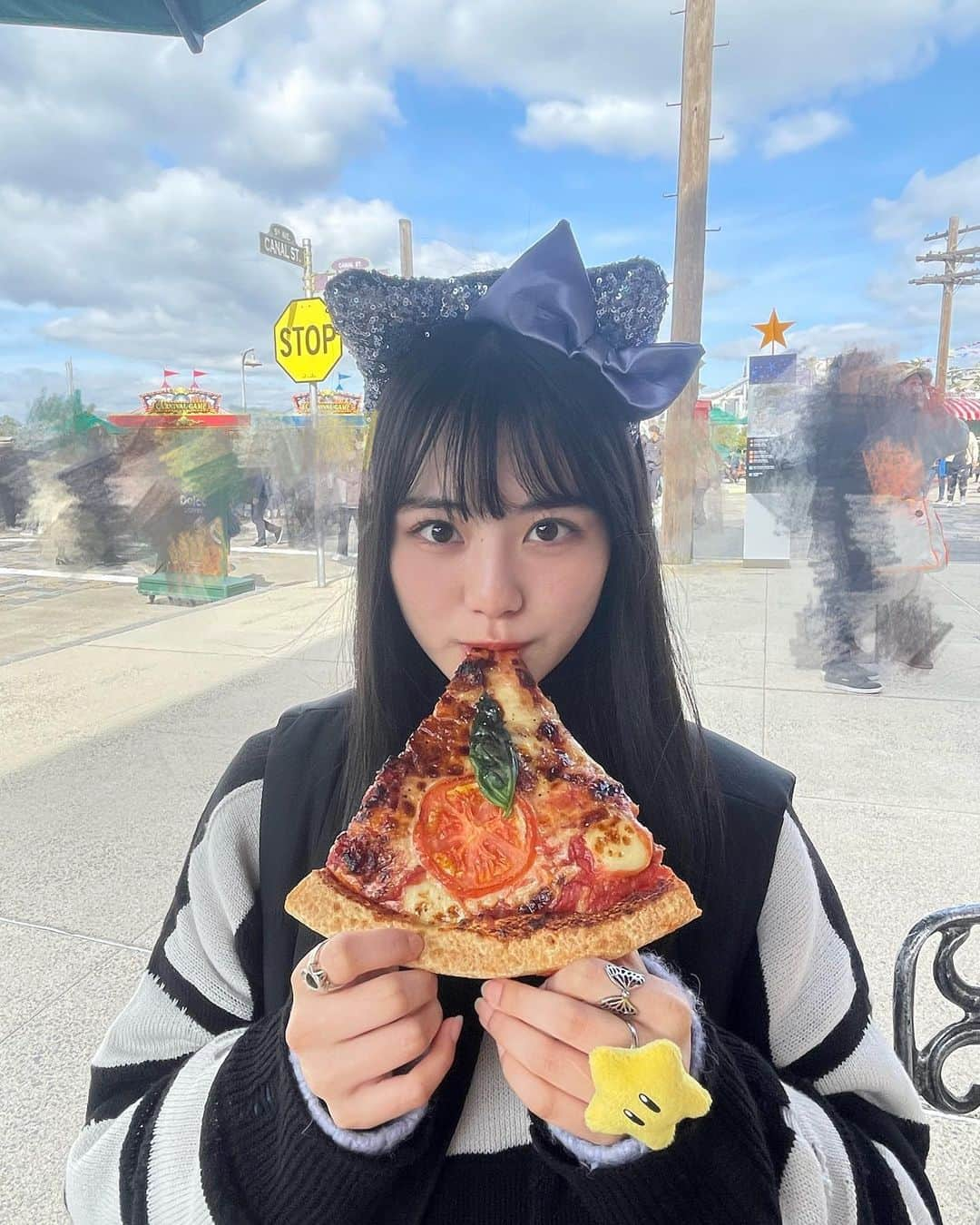 関谷瑠紀さんのインスタグラム写真 - (関谷瑠紀Instagram)「USJ🏁💜  食べて撮って食べて撮って最高だった あと、ユニバのハリドリ乗って絶叫克服しやした🎢  またいきたいなー  #ユニバ #ユニバーサルスタジオジャパン #USJ #ユニバコーデ #モノトーンコーデ #るきゆな #高比良由菜 #関谷瑠紀」4月23日 19時40分 - ruki_0808