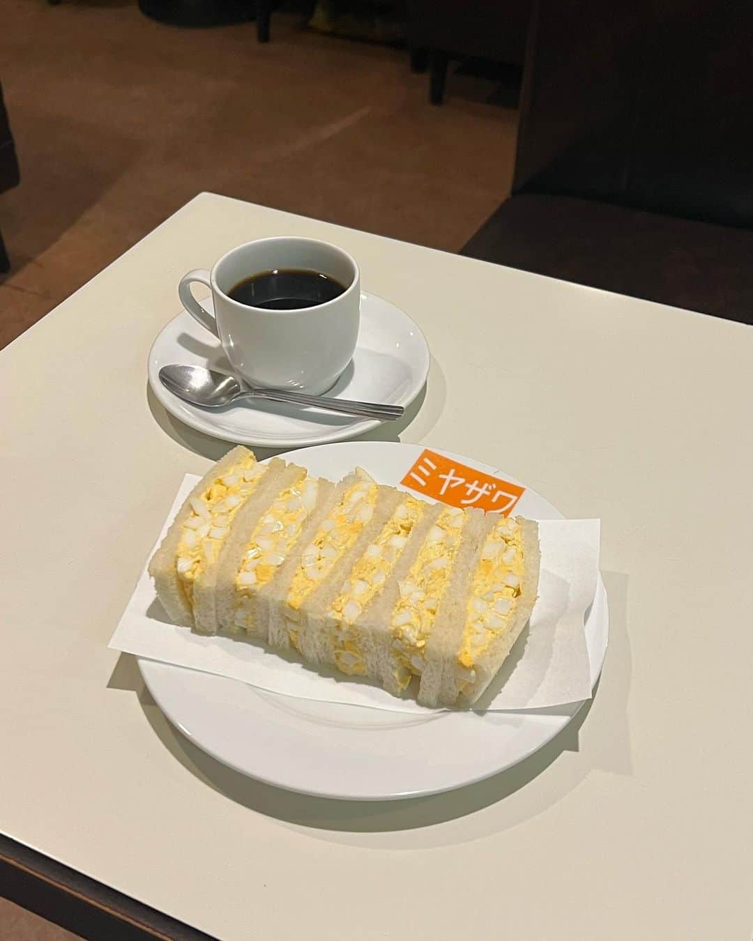 福山絢水のインスタグラム：「大好物🥚  パンよりタマゴ!!!の感じがすきなんだけど おすすめ探したい( ◠‿◠ )  最近の #喫茶店」