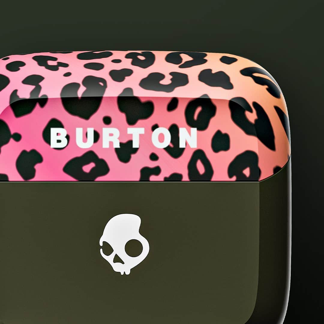 Skullcandy Japanのインスタグラム：「VGP2023 受賞 Modに限定カラー追加✨BURTON Mod マルチポイント搭載  小型で軽量、抜群のフィット感、 落下防止デザイン💀」