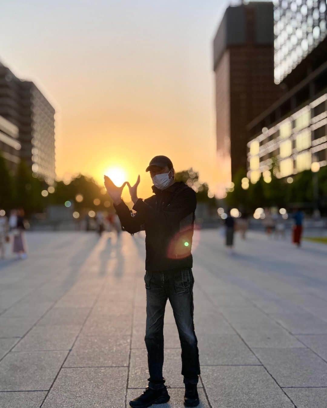 遠藤憲一さんのインスタグラム写真 - (遠藤憲一Instagram)「散歩をしました。 新緑がきれいでした 夕日もきれいでした」4月23日 20時04分 - enken.enstower
