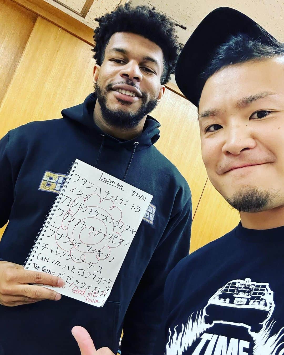 KUSHIDAのインスタグラム：「JET SETTERS japanese study guide📓#4 💮💮💮 Kevin ate Natto. but He likes Katsudon and Ramen.  It's great to experience that we touch different cultures.  Kulture Klash is our team concept.  We are the strongest challengers worthy of the  next champion. Catch 2/2 be care in Hiroshima. ＝Hiroshimaga yamada. ＝ヒロシマガヤマダ JET SETTERS will win! ＝Zettai katu. ＝ゼッタイカツ！  Why? Because! Oretachi wa Tuyoi!!  #kevinknight #kushida  @njpwworld_official  @njpw_global」