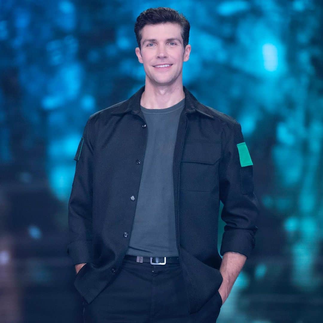ロベルト・ボッレのインスタグラム：「Una star internazionale che ha saputo portare l’amore per la danza nel cuore di tutti: oggi a #Verissimo… Roberto Bolle 👏🏻🤩」