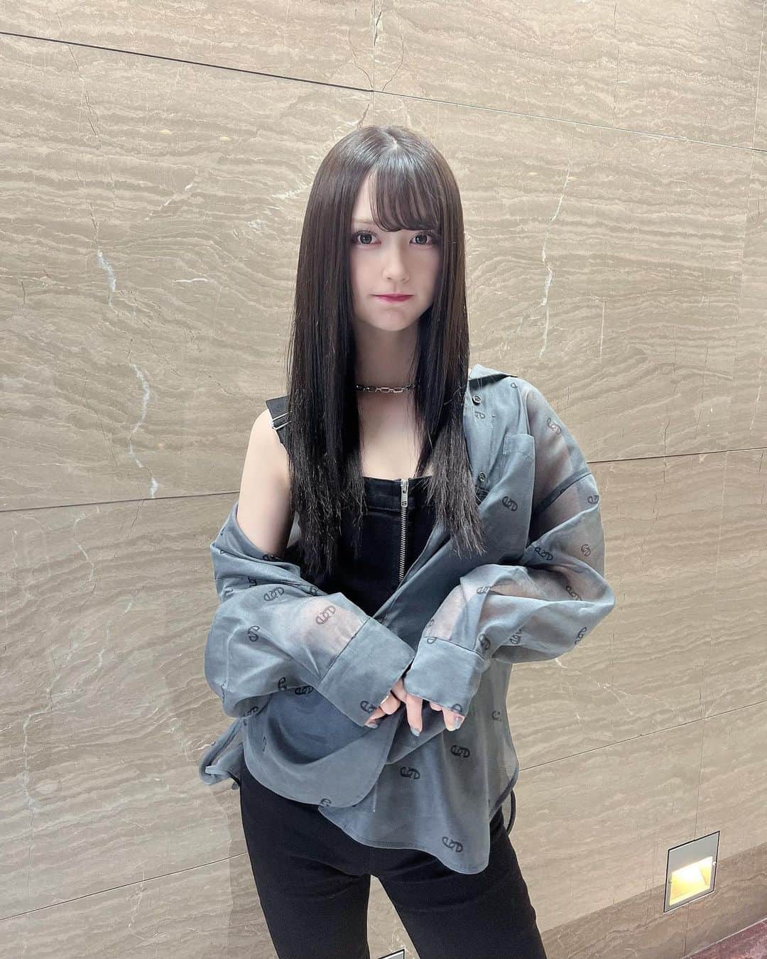 山本望叶のインスタグラム：「今日はこんなかんじでした^_− ☆  #ootd #code #コーデ #夏服コーデ #モノトーンコーデ #サロペット #emoda」