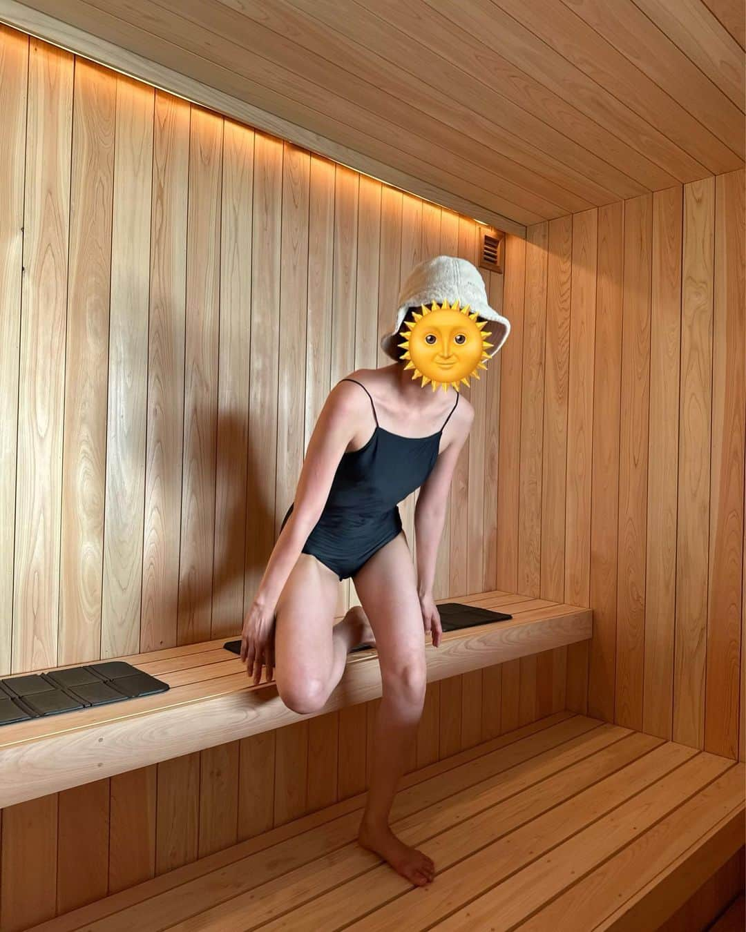 小西翼さんのインスタグラム写真 - (小西翼Instagram)「. SAUNA HOUSE ON🧖‍♀️💛 大好きなお宿にサウナができた！ @keyterrace_hotelseamore  サウナ巡りしたいなぁ〜とか いろいろ旦那さんと話してて 子どもおるからしばらくは... って言ってたところだったけど、 ここは貸切で、子どもたちは 温泉が楽しめるし、私たち夫婦は 交互に整ってました！🧖‍♂️笑  BBQもできるから... また、絶対行きたい！友達とこよう！ って話してるので誰か行きましょう📣笑  #白浜#癒された#サウナ#keyterrace #hotelseamore#ホテルシーモア」4月23日 20時28分 - tucha_k