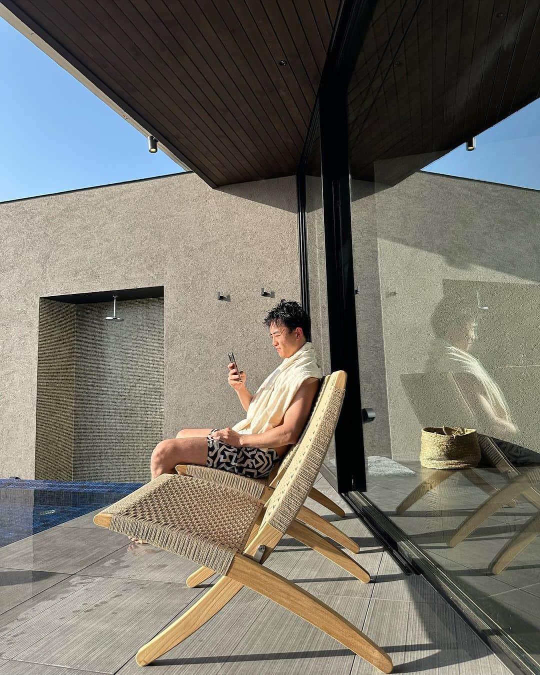 小西翼さんのインスタグラム写真 - (小西翼Instagram)「. SAUNA HOUSE ON🧖‍♀️💛 大好きなお宿にサウナができた！ @keyterrace_hotelseamore  サウナ巡りしたいなぁ〜とか いろいろ旦那さんと話してて 子どもおるからしばらくは... って言ってたところだったけど、 ここは貸切で、子どもたちは 温泉が楽しめるし、私たち夫婦は 交互に整ってました！🧖‍♂️笑  BBQもできるから... また、絶対行きたい！友達とこよう！ って話してるので誰か行きましょう📣笑  #白浜#癒された#サウナ#keyterrace #hotelseamore#ホテルシーモア」4月23日 20時28分 - tucha_k