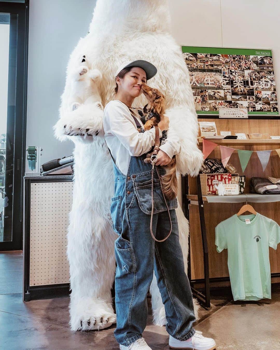 清水香澄のインスタグラム：「. 4/22.23 @toy_factory_official さんのイベントで @inu_vege の試食&販売会を させていただきました🐶🥕  たくさんのワンちゃんに イヌベジを食べてもらえてよかった♪  4/28金曜日は 湯の華アイランドさんの ドッグランオープンイベントで イヌベジ試食&販売会！ @yunohana1187_official   29日土曜日は トイファクトリーさんで 無料愛犬撮影会が行われます！ イヌベジもまた試食会してますので よかったらぜひお立ち寄りください💕 @toy_factory_official」