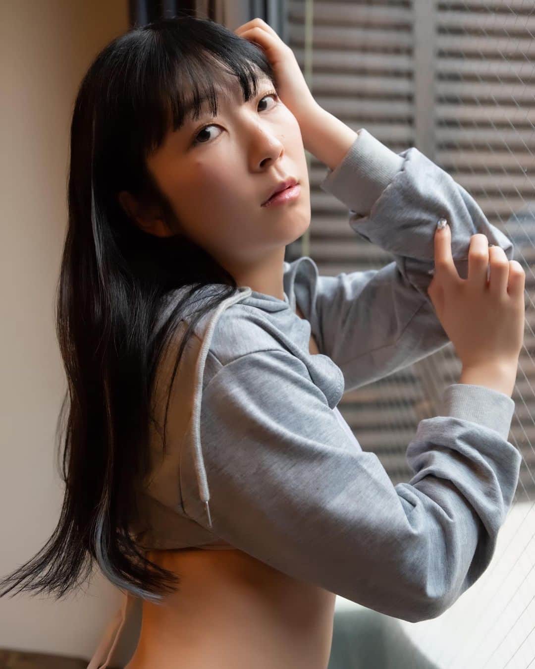 服部彩香のインスタグラム：「続きはミーグラム ｢ここだけあやかまる｣で*⸜('ᵕ'˶ )✰ https://mi-muse.mi-glamu.com/ayakamaru# . #フリーモデル #フリーランス #グラドル #グラビア  #くびれスト #美脚 #被写体 #撮影依頼 #仕事依頼 #ポートレート #ポートレートモデル #あやかまる #服部彩香 #shotting  #portrait #japanesegirl  #cute #kawaii  #followme  #写真好きな人と繋がりたい #カメラ好きな人と繋がりたい」