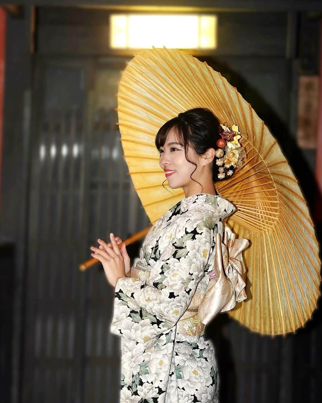 絹野志朋のインスタグラム：「. 鳥取出張を終えて明日は京都🧡 色んな場所に行ける日常が幸せです🥰  そういえば、載せれてなかった 京都撮影のデータ👘✨  またお着物で撮影したいなぁ〜！ . . #着物 #着物ヘア #着物女子 #着物撮影 #着物モデル」