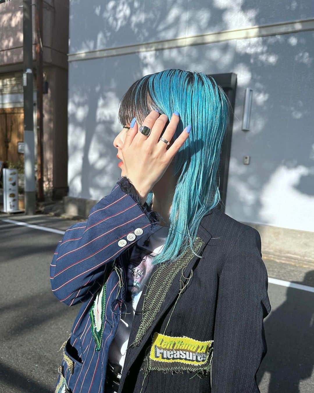 坂美来乃さんのインスタグラム写真 - (坂美来乃Instagram)「結局青がいちばんすきかも🗣️ 肌も白く見える気がする！」4月23日 20時52分 - rockbq69