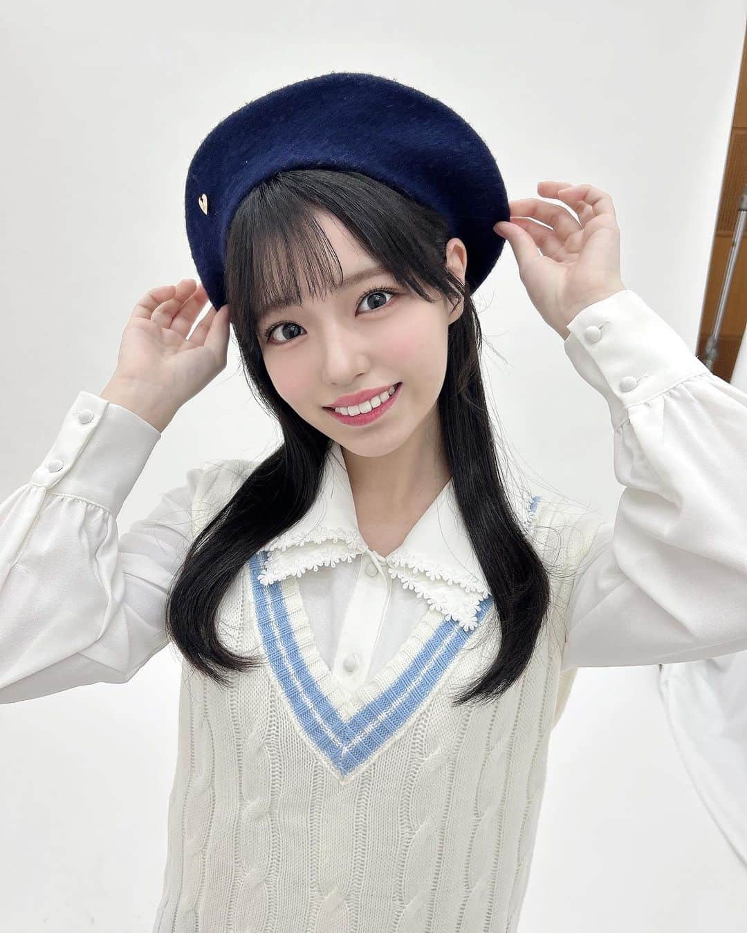 岩田陽菜のインスタグラム：「入学と卒業です✌🎓✨🌸」