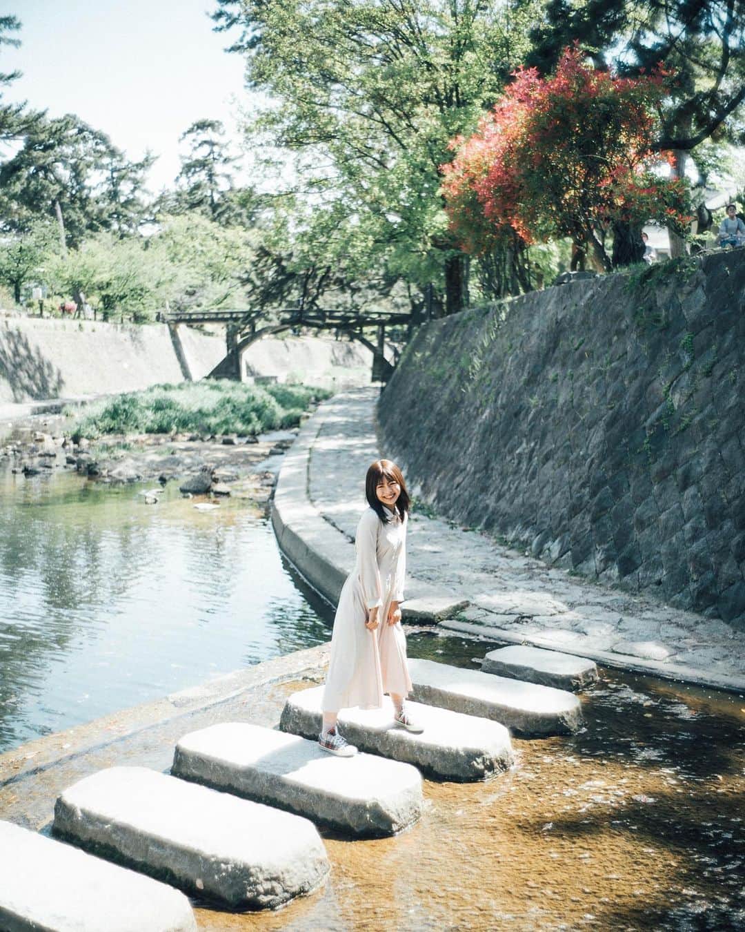 のインスタグラム：「⁡ ⁡ ⁡ ⁡ ittoko、みつこさんのポトれん modelとして参加させていただきました☺️ 去年のリベンジできて嬉しい🤩 ⁡桜で綺麗な夙川は、現在若葉が青々しいです🌿 ⁡ ⁡ #被写体 #ポートレート #portrait #portraits #カメラ好きな人と繋がりたい #いいね #いいね返し #인물촬영　#スクリーンに恋して #その瞬間に物語を #good_portrait_world #ポートレートセレクション #jp_portrait部 #人物 #何気ない瞬間を残したい #pt_life #photogenic_jp #サロンモデル #サロモ #拍照 #肖像 #人物写真 #人物攝影 #ittoko #ittokoフォトウォーク #ライカ #leica」