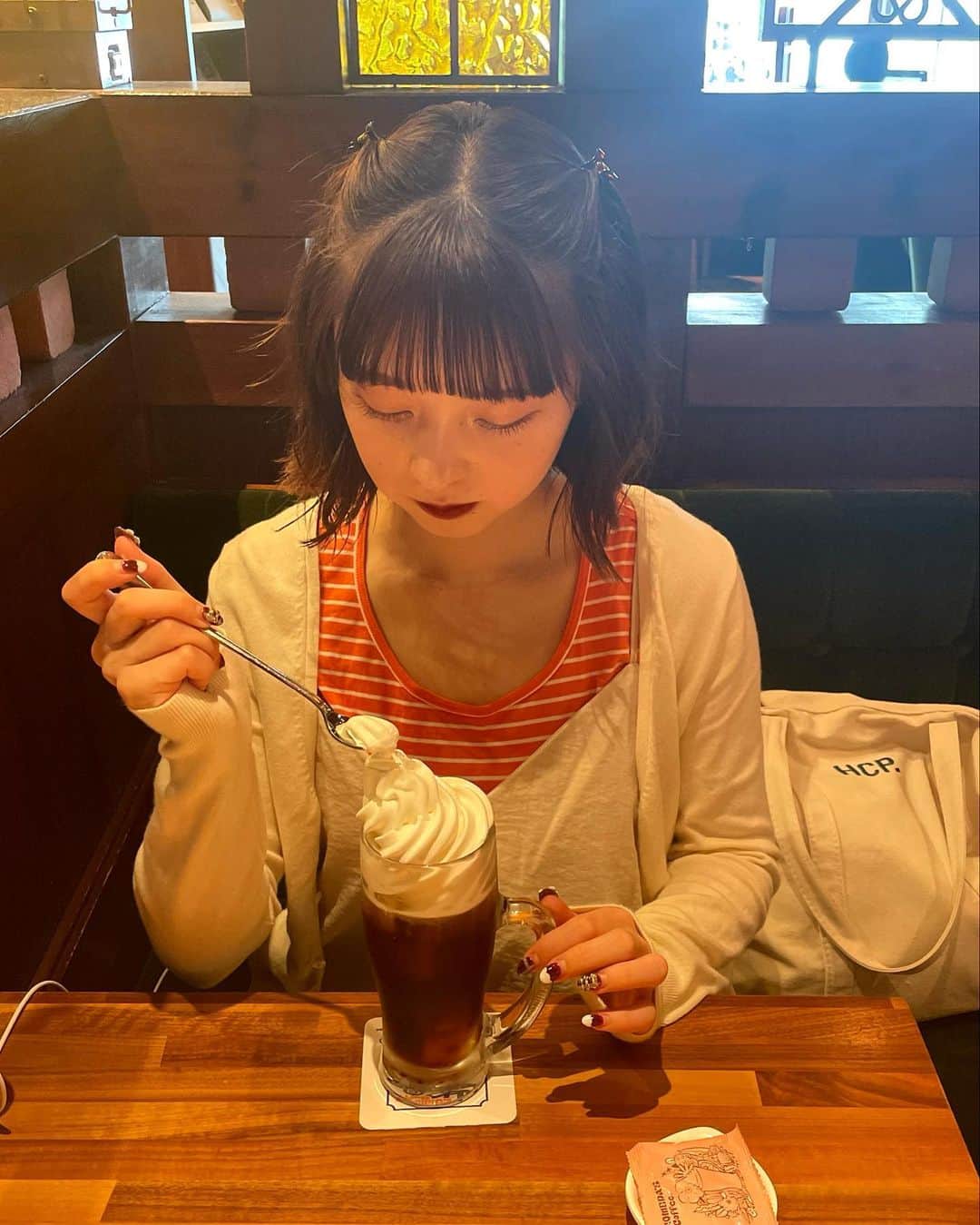 新田湖子さんのインスタグラム写真 - (新田湖子Instagram)「この日すごーく暑くてどうしてもアイス食べたかったの🍨」4月23日 21時18分 - coconitta0809