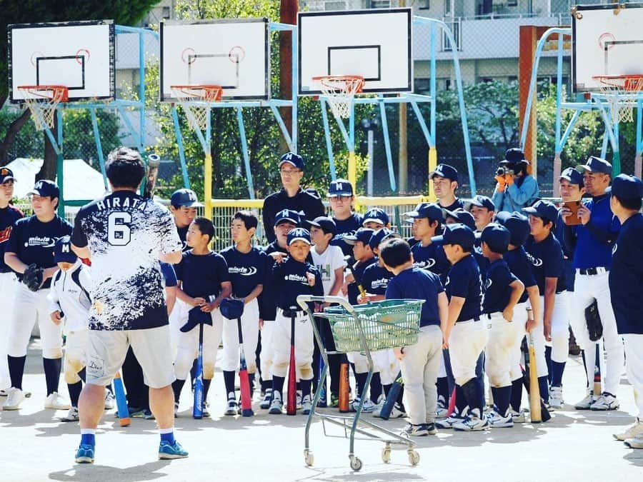 平田良介さんのインスタグラム写真 - (平田良介Instagram)「#平田良介　#湊少年野球部　#平田良介アカデミー　#野球塾　#野球教室  昨日は湊少年野球部のみなさんに野球指導させていただきました！  守備の動き、バッティングをメインに教えさせていただきました😁  みなさんにとって意味のある1日であればよかったなと思います😊  みんないい顔で野球やってたな⚾️ これからも頑張れー👍」4月23日 21時13分 - ryosuke_hirata_official