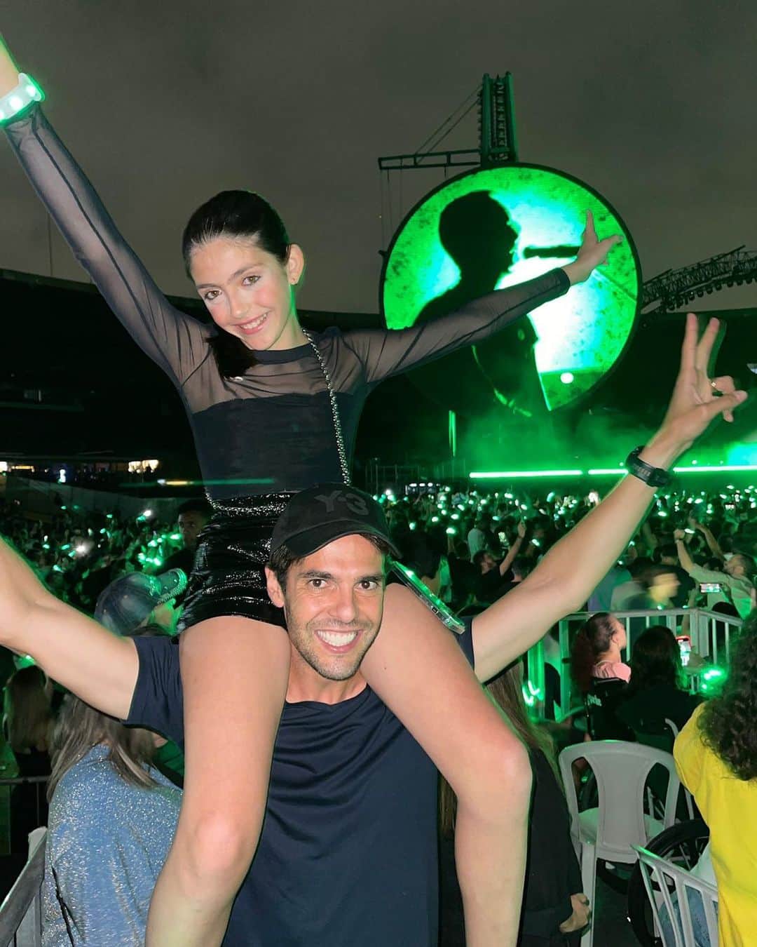 のインスタグラム：「23.04 dia de celebrar a vida da minha Bella ❤️   Já são 12 anos , passa rápido sim, mas com a certeza de que estamos construindo um relacionamento de muito amor. De tempo juntos e experiências pai & filha que são inesquecíveis.   Papai te ama demais, e seguimos fortalecendo nossa linda relação ❤️  Te amo minha filha 😍」