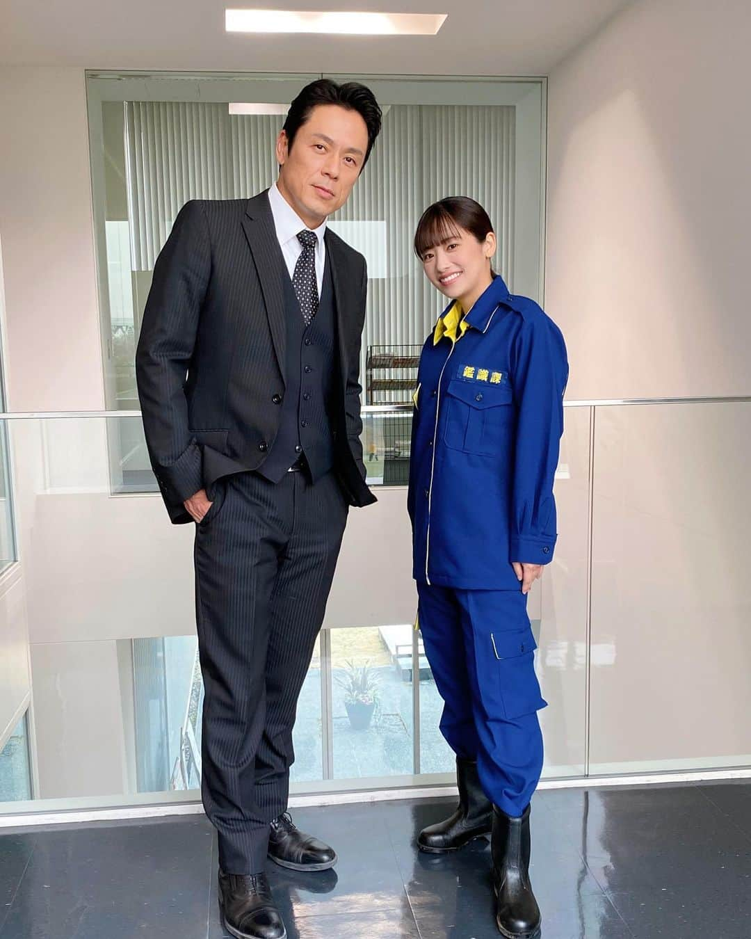 二宮芽生さんのインスタグラム写真 - (二宮芽生Instagram)「明日、4月24日(月)20:00〜 テレビ東京『さすらい署長・風間昭平16』に奈良岡恵子役で出演させていただいています。  憧れの。優しくて素敵な北大路欣也さん、撮影時別現場でもお世話になった山田純大さん、大変美味しい差し入れと共に笑顔のなべおさみさんとお写真撮らせていただきました！！  ぜひご覧ください。  #さすらい署長 #北大路欣也 さん #山田純大　さん #なべおさみ　さん」4月23日 21時27分 - meuninomiya