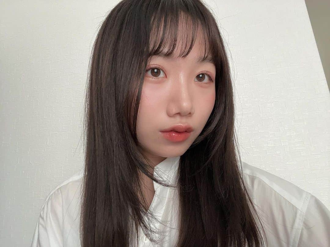 のインスタグラム：「過去一大好評髪型😏✨  やっぱりみんな暗髪の方が好きなのか？笑 レイヤーも入れてもらった！ ちなみに髪色はミントアッシュらしい♡  @takuya_furumoto さん いつもありがとうございます☺️✌🏻 . . . #レイヤーカット  #アッシュカラー」