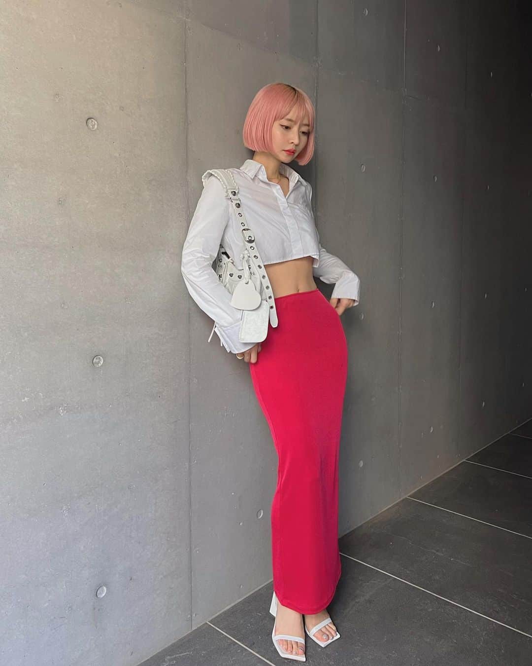 梅村実帆のインスタグラム：「TODAY❤️ なかなか着ない赤💃🏼」