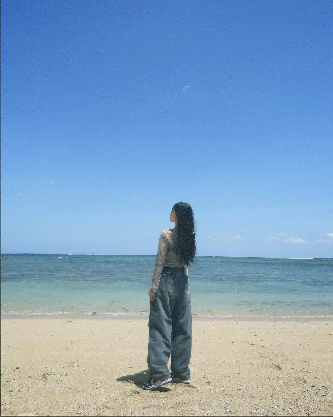 宇井優良梨のインスタグラム：「⁡ 沖縄のきれいな海☺︎ ものすっごくいやされたなあ、、、 ⁡ "GENIC LIVE 2023 -Flavors- Special Edition" まであと6日。⏳ ⁡ ⁡#Flavors_2023 #GENIC #宇井優良梨」