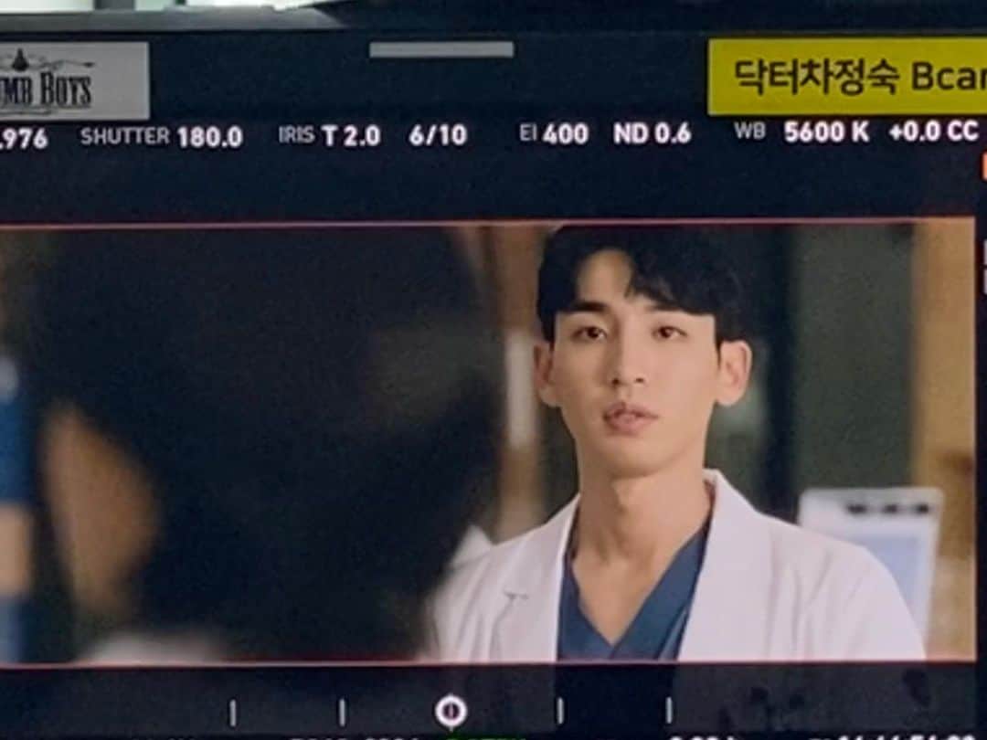 ソン・ジホのインスタグラム：「잠시 후 #닥터차정숙 시작합니다~ @jtbcdrama」