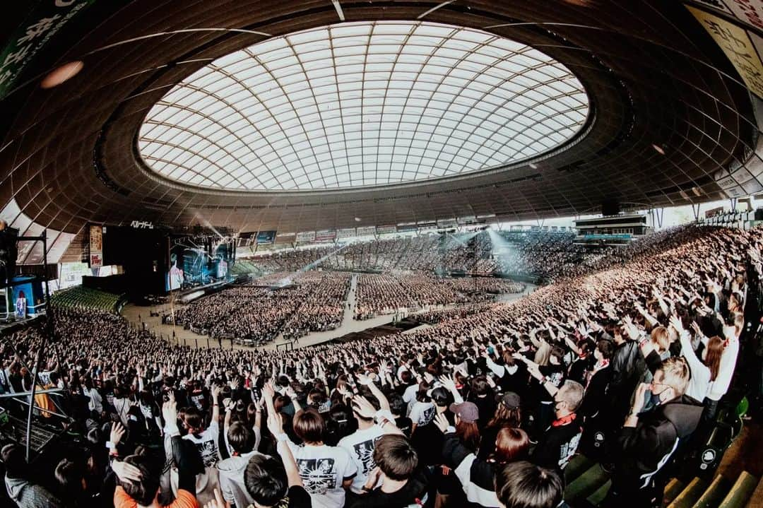 ONE OK ROCKさんのインスタグラム写真 - (ONE OK ROCKInstagram)「Thanks Saitama, Day 2!! ONE OK ROCK 2023 LUXURY DISEASE JAPAN TOUR!!  #ONEOKROCK #LuxuryDisease #tour photo by @ruihashimoto」4月23日 21時55分 - oneokrockofficial