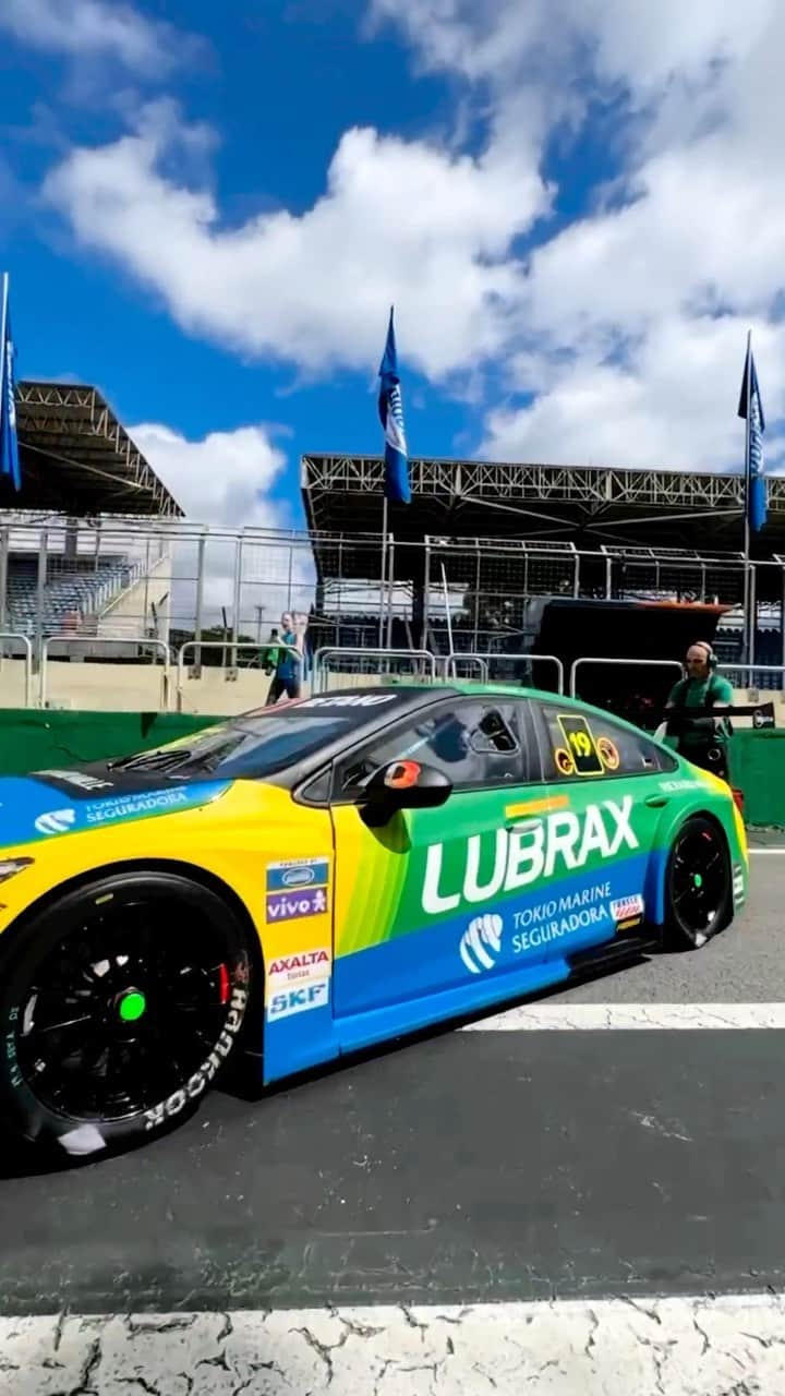 フェリペ・マッサのインスタグラム：「Um pouco do que aconteceu aqui nos últimos dias em Interlagos!   Logo mais temos corrida, não perca de me acompanhar, o link está nos stories! Vamos juntos! 💪🏼」