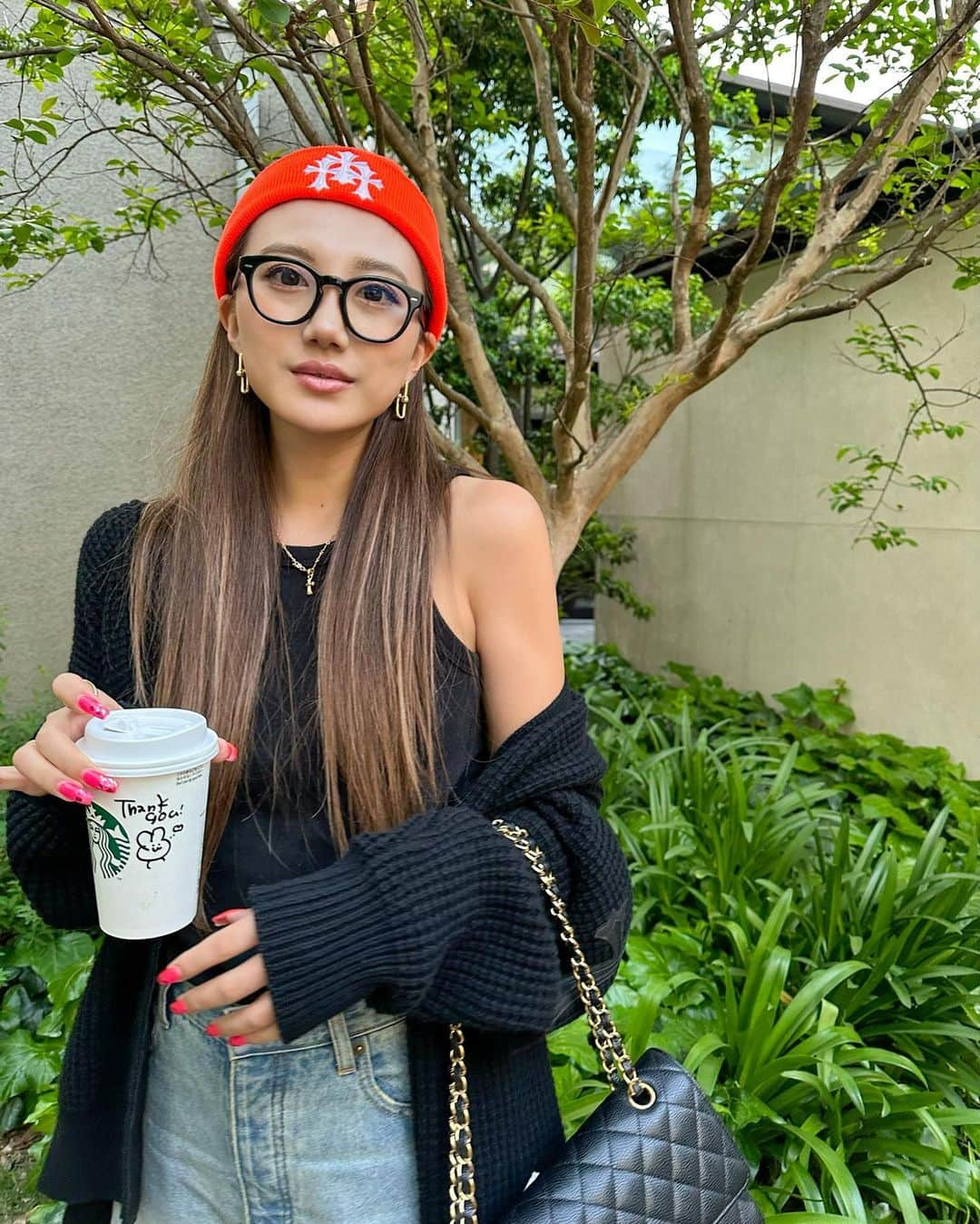 又来綾さんのインスタグラム写真 - (又来綾Instagram)「"🧡" cap/outer @chromeheartsofficial  tops/denim @searoomlynn_official  bag @chanelofficial  eye wear @oliverpeoples」4月23日 22時16分 - matarai_aya