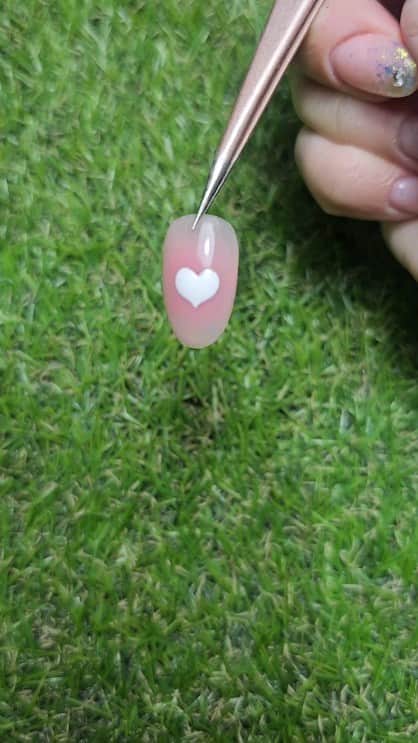 Yingのインスタグラム：「👩‍🏫✍️💅 Icing heart x blush nails!  This is one of the ways you can do blush nails if you don't have an airbrush set! You'll need a gel colour that is soft and bllendable and not too thick/pigmented (will be streaky) or runny (will get wiped away when you blend).  For the icing cooking effect, I'm using Kimagure Icing Gel AFTER top coat. This is a non wipe gel (it cures shiny) and it has great self levelling properties so it gives a very smooth surface that is a little 3D, just like icing cookies!  Products used in order: 📌 Didier Fiber Base Nude 📌 PREGEL MUSE M1015 for blush ombre blended with RUYIYA Pro Nail Brush Walnut 01 Round 📌 CANGEL Non Wipe Top 📌 PREGEL Dan Epine Brush with Kimagure Icing Gel  𝐒𝐡𝐨𝐩 𝐰𝐢𝐭𝐡 𝐮𝐬 𝐨𝐧𝐥𝐢𝐧𝐞⁣⁣⁣⁣⁣⁣⁣⁣⁣⁣⁣⁣⁣⁣⁣⁣⁣⁣⁣⁣⁣⁣⁣⁣⁣ 🛒 www.nailwonderland.com⁣⁣⁣⁣⁣⁣⁣⁣⁣⁣⁣⁣⁣⁣⁣⁣⁣⁣⁣⁣⁣⁣⁣⁣⁣ ⁣⁣⁣⁣⁣⁣⁣⁣⁣⁣⁣⁣⁣⁣⁣⁣⁣⁣⁣⁣⁣⁣⁣⁣⁣ 𝐎𝐫 𝐯𝐢𝐬𝐢𝐭 𝐮𝐬 𝐚𝐭 𝐨𝐮𝐫 𝐬𝐭𝐨𝐫𝐞⁣⁣⁣⁣⁣⁣⁣⁣⁣⁣⁣⁣⁣⁣⁣⁣⁣⁣⁣⁣⁣⁣⁣⁣⁣ 📍20 Penhas Road Level 2, Singapore 208184⁣⁣⁣⁣⁣⁣⁣⁣⁣⁣⁣⁣⁣⁣⁣⁣⁣⁣⁣⁣⁣⁣⁣⁣⁣ (5 minutes walk from Lavender MRT)⁣⁣⁣⁣⁣⁣⁣⁣⁣⁣⁣⁣⁣⁣⁣⁣⁣⁣⁣⁣⁣⁣⁣⁣ ⁣⁣⁣⁣⁣⁣ ⁣⁣⁣⁣⁣⁣ ⏰ 𝐎𝐩𝐞𝐫𝐚𝐭𝐢𝐧𝐠 𝐇𝐨𝐮𝐫𝐬⁣⁣⁣⁣⁣⁣⁣⁣⁣⁣⁣⁣⁣⁣ Tuesday to Friday: 11am-6pm Sunday: 11am-6pm We are closed on Monday, Saturday & Public Holidays⁣⁣」