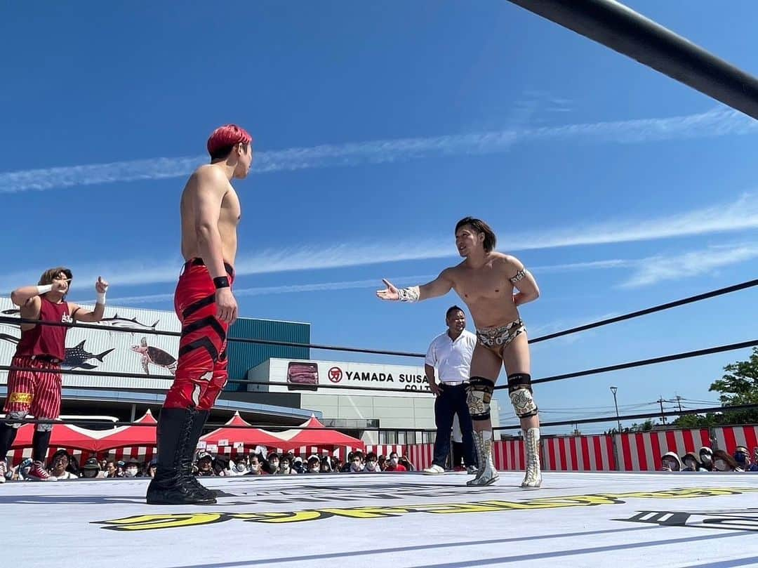 平田一喜さんのインスタグラム写真 - (平田一喜Instagram)「青空の下でプロレスな鹿児島大会🌞  #鹿児島 #志布志 #うなぎの駅 #プロレス #プロレスリング #プロレスラー #DDTプロレス  #professionalwrestling #Prowrestler #美容男子 #美容好き #筋肉男子 #肉体改造 #diet #脱毛 #Workout #筋肉 #muscle #bodymake #美容 #ddtpro #平田 #平田一喜 #kazukihirata」4月23日 22時45分 - parakissk