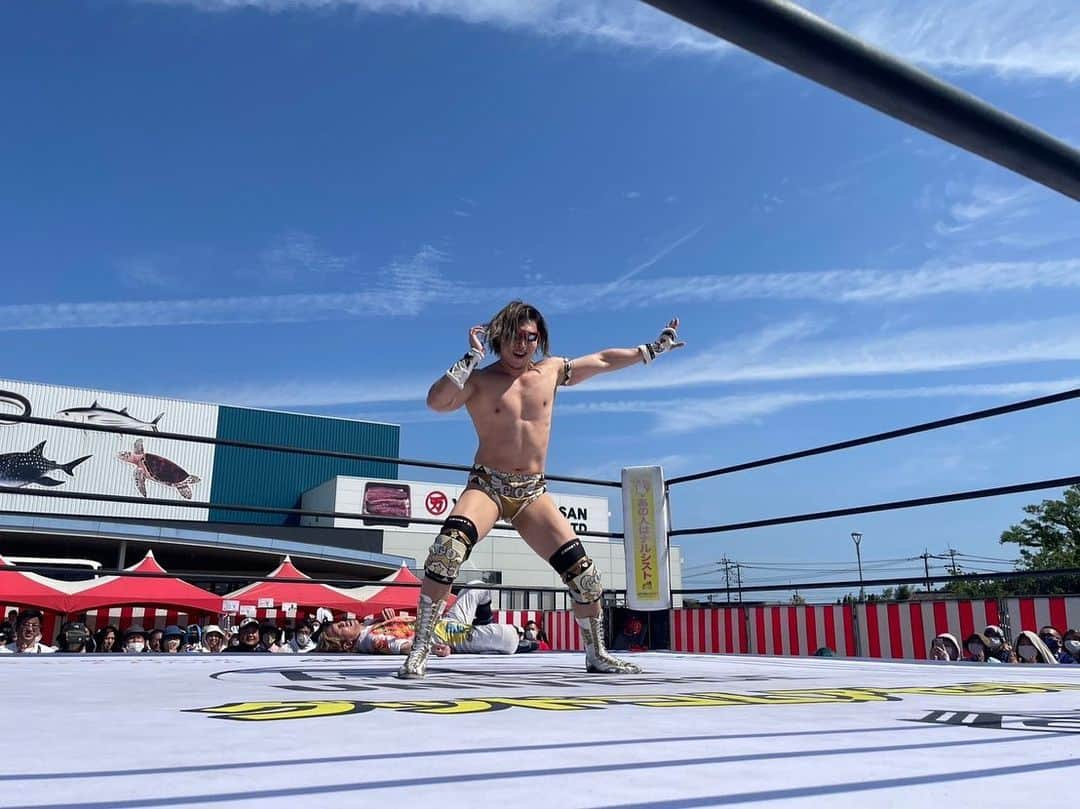 平田一喜さんのインスタグラム写真 - (平田一喜Instagram)「青空の下でプロレスな鹿児島大会🌞  #鹿児島 #志布志 #うなぎの駅 #プロレス #プロレスリング #プロレスラー #DDTプロレス  #professionalwrestling #Prowrestler #美容男子 #美容好き #筋肉男子 #肉体改造 #diet #脱毛 #Workout #筋肉 #muscle #bodymake #美容 #ddtpro #平田 #平田一喜 #kazukihirata」4月23日 22時45分 - parakissk