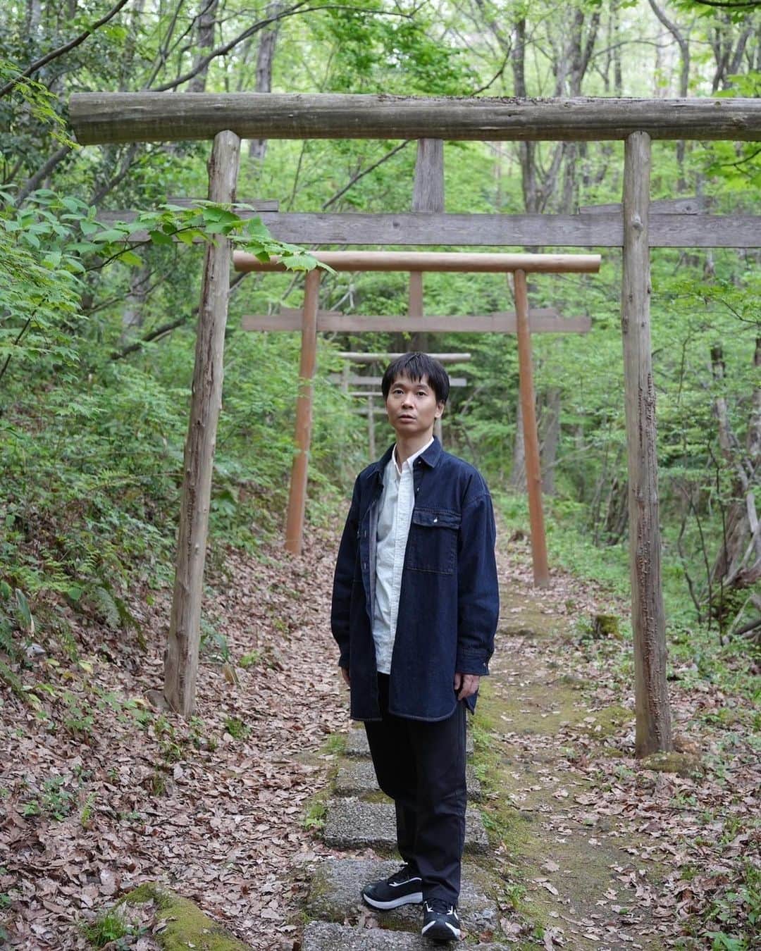 房野　史典さんのインスタグラム写真 - (房野　史典Instagram)「旅房野  #旅 #がんばった15人の徳川将軍 #って #新刊 #が #発売中 #です #よろしく #っす」4月23日 22時43分 - bounofuminori1980