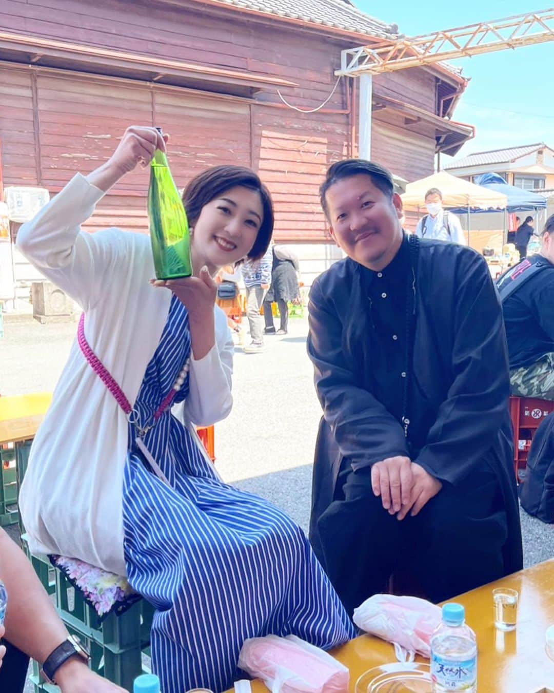 池尻和佳子さんのインスタグラム写真 - (池尻和佳子Instagram)「今日は三井の寿さんの酒蔵開きにお邪魔しました。希さん、素敵なおもてなしありがとうございました。剛さんがお酒、おつまみいっぱい買ってくれました。 @goh_f  三溝ファミリーと共に幸せな休日なのでした‼︎ @512mitsumizo」4月23日 22時50分 - wakako_ikejiri_rkb