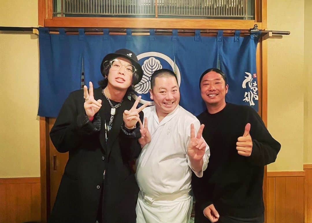 あきらかにあきらのグルメインスタ