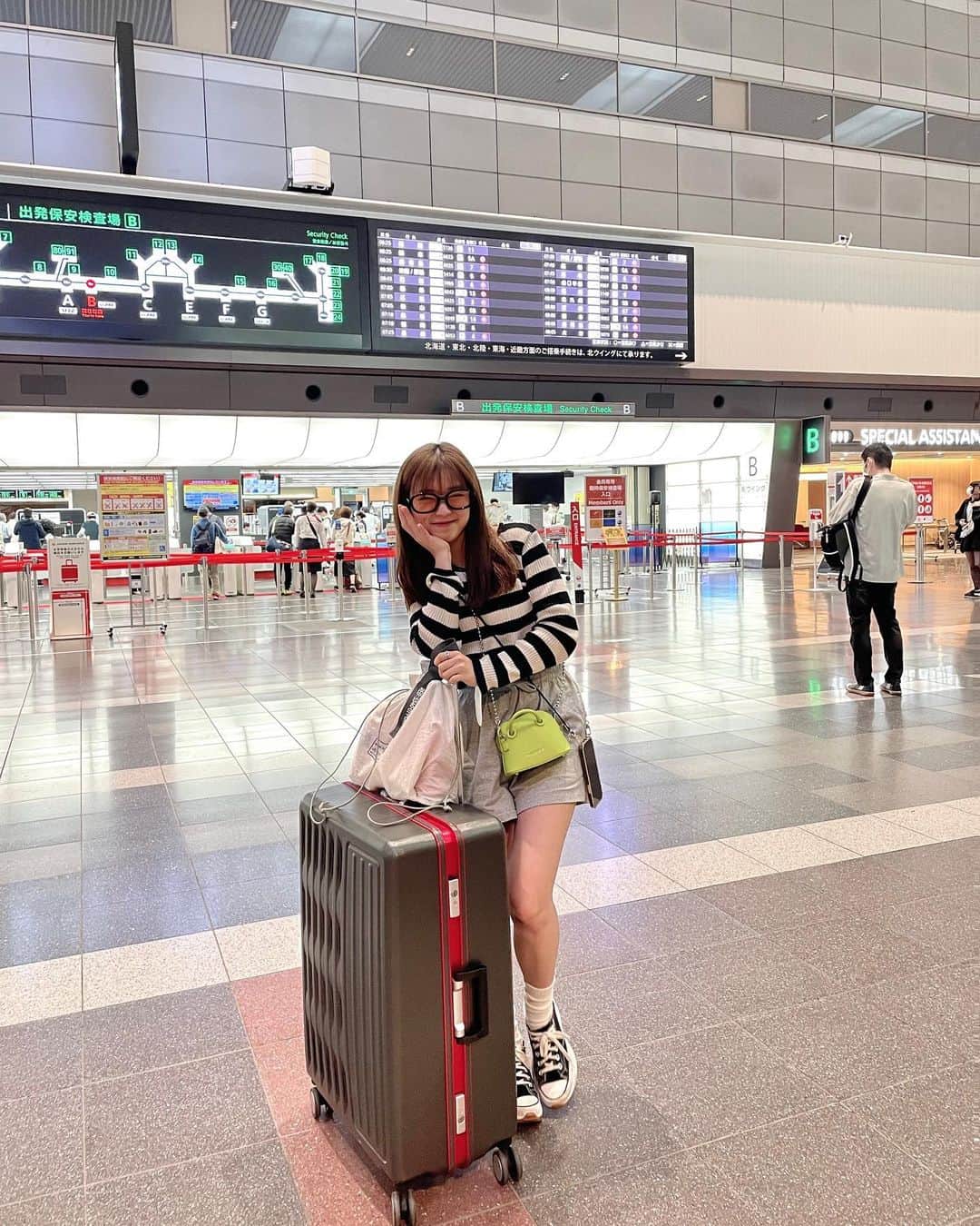 のインスタグラム：「✈️✨👋🏻」
