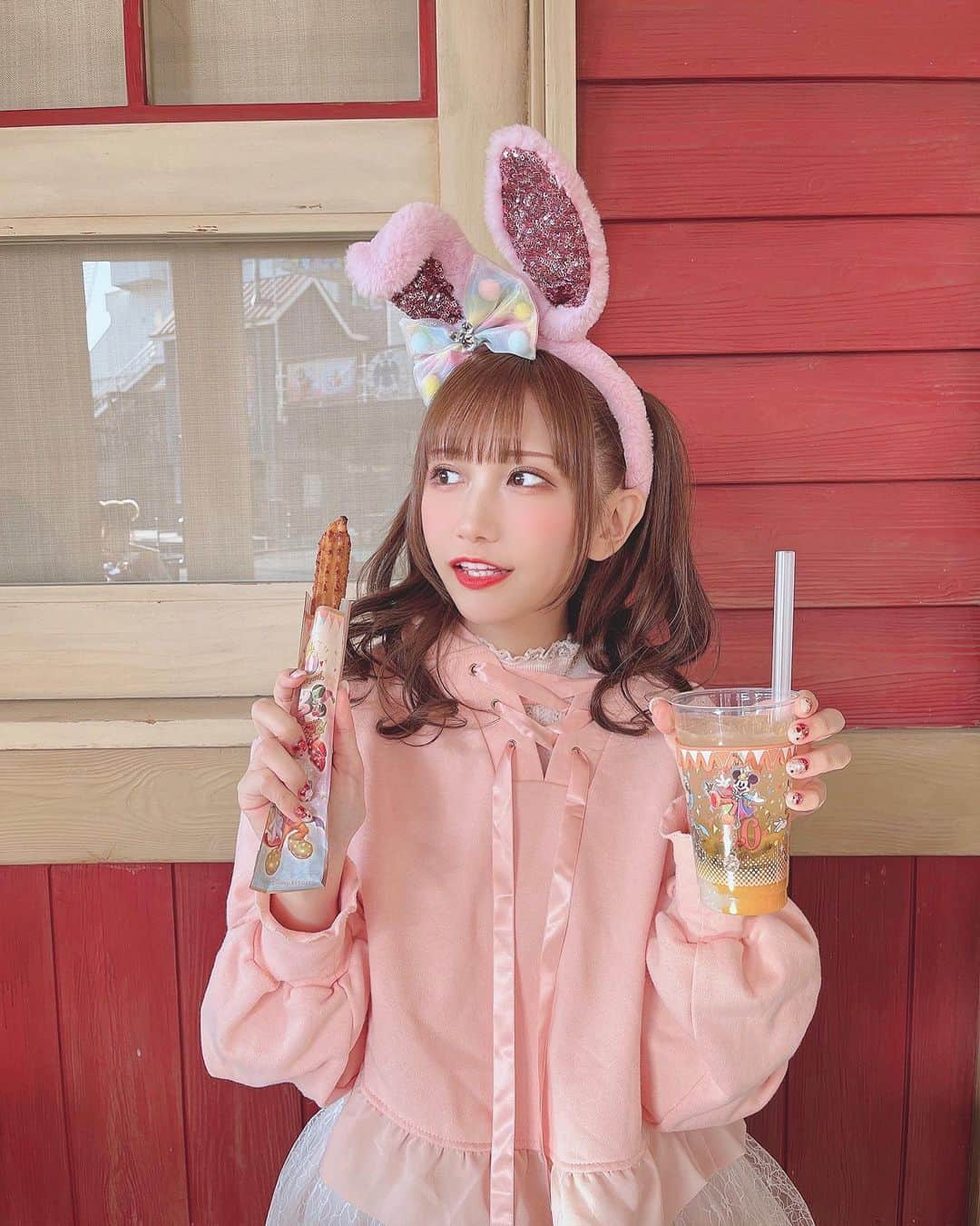 小日向くるみさんのインスタグラム写真 - (小日向くるみInstagram)「「花より団子じゃん」     このチュロスとーっても美味しかった！行く度に食べたい！   ♡ハドソンリバー・ハーベスト♡ ・クレームブリュレ風チュロス ・スパークリングドリンク     #tokyodisneyresort #tokyodisneysea #disneygram #instadisney #tds #ディズニーシー #東京ディズニーシー #東京ディズニーリゾート #チュロス #ディズニーフード  #japanesegirl #japan_of_insta #followme #kawaii #職業天使 #君の彼女」4月24日 22時00分 - krm0217