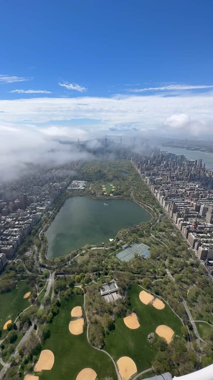 nyonairのインスタグラム：「🚁✨   #reels #reelsinstagram #nyc #newyorkcity」