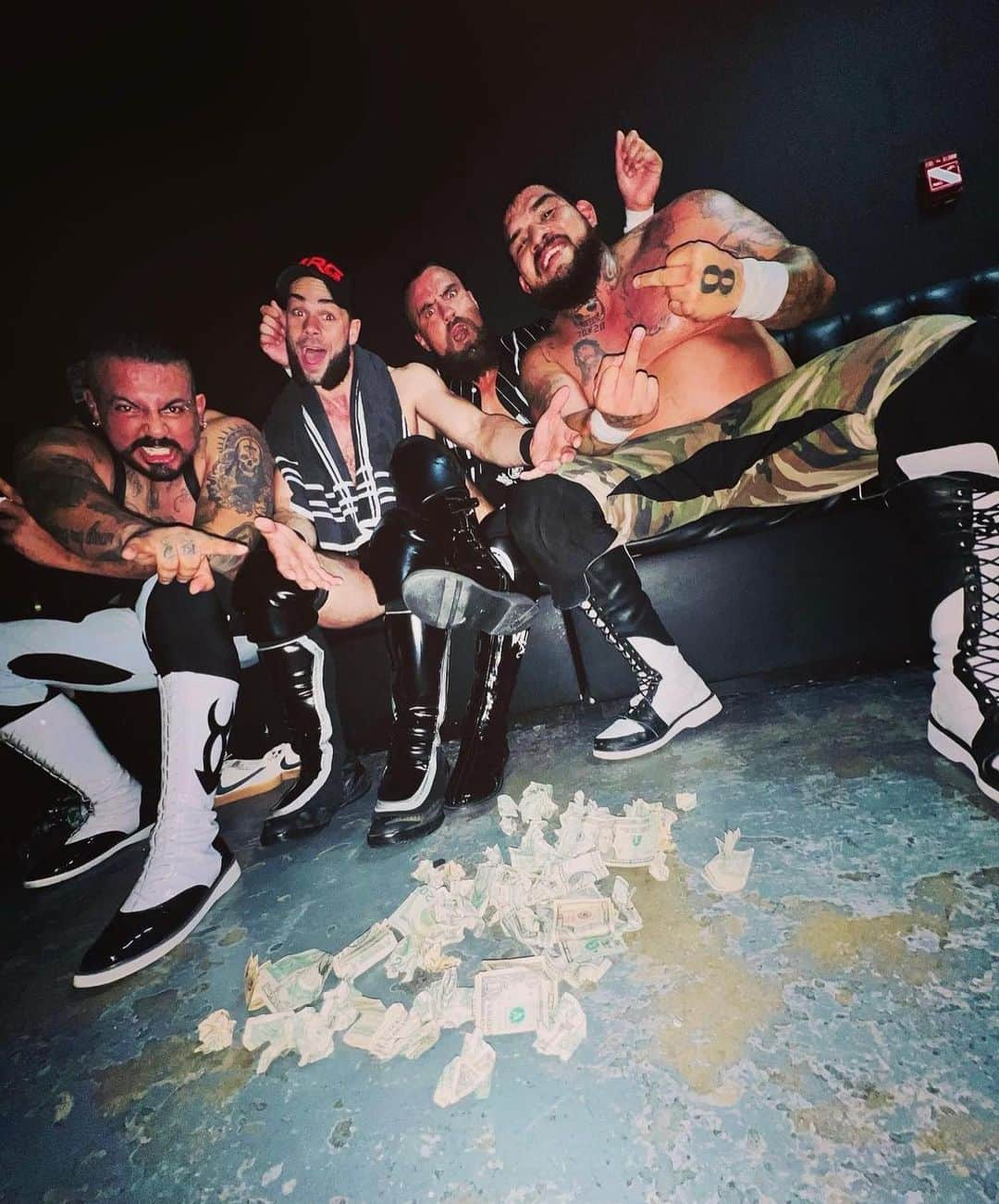 マーティ・スカルのインスタグラム：「Money thrown into the ring after last nights main event tag match at a sold out Queens, NY! 🇺🇸 @mwc.worldwide   ☔️」