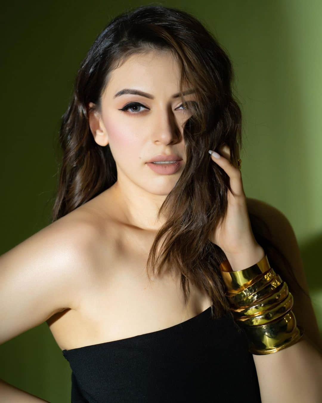 ハンシカ・モトワニさんのインスタグラム写真 - (ハンシカ・モトワニInstagram)「🖤」4月23日 23時10分 - ihansika