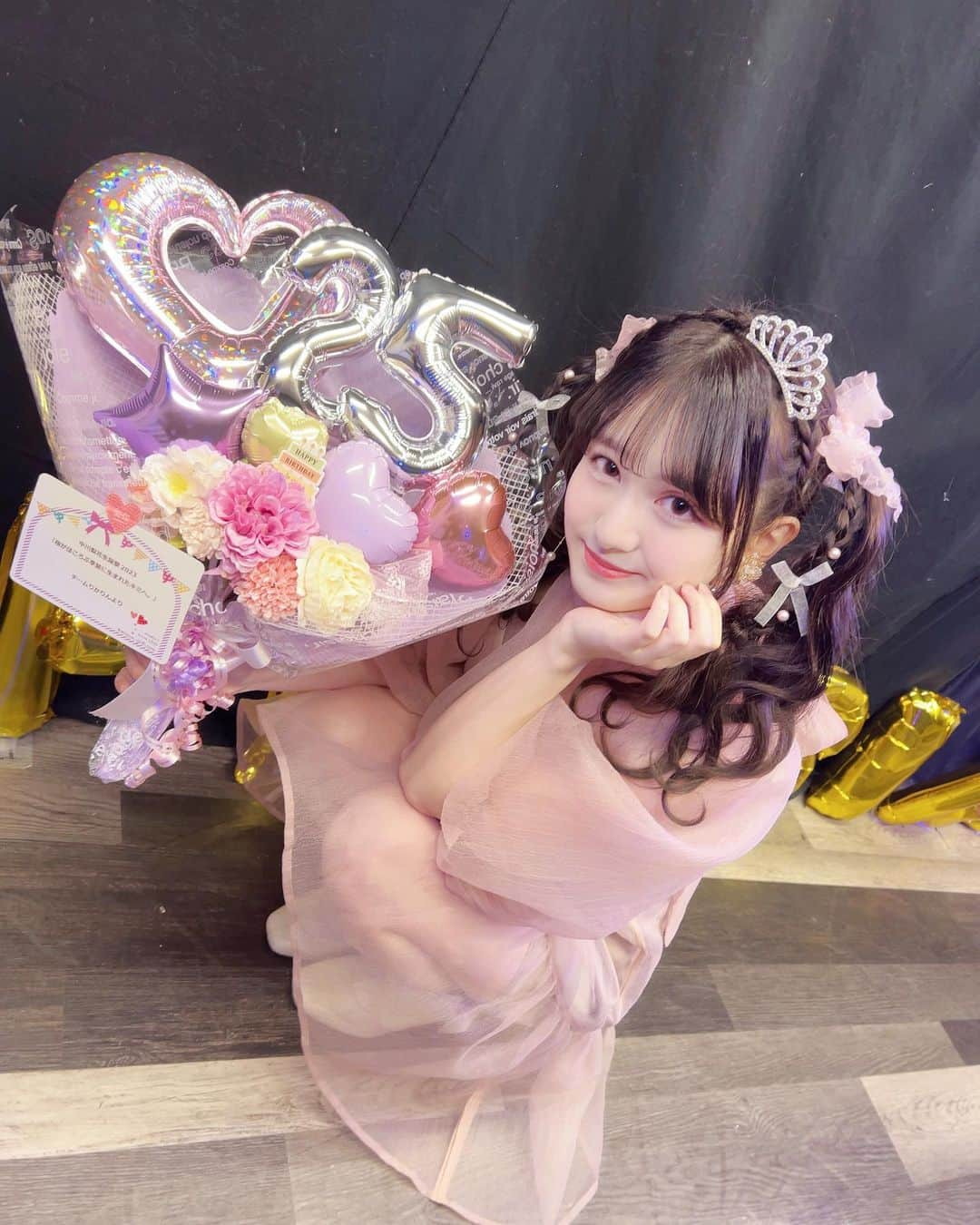 中川梨花さんのインスタグラム写真 - (中川梨花Instagram)「. #中川梨花生誕祭2023 『桜がほころぶ季節に生まれたキミへ。』 . たくさんの愛をありがとう😌💐25歳のりかりんもよろしくね🎂💕」4月23日 23時18分 - rikanakagawa_official