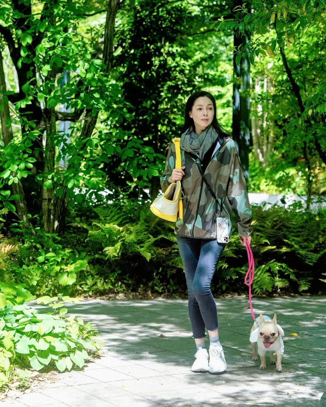 川原亜矢子さんのインスタグラム写真 - (川原亜矢子Instagram)「13,000歩🐾 #tokyo #longwalk #frenchbulldog #投票 #長距離散歩 #フレンチブルドッグ #フレブル」4月23日 23時19分 - ayakokawahara