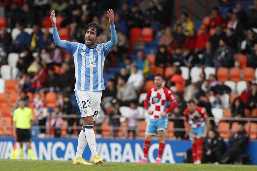 マラガCFさんのインスタグラム写真 - (マラガCFInstagram)「✍️ ‘Tres puntos de oro en el Anxo Carro’ (0-2)  #LugoMálaga | #LaLigaSmartBank | 📸 @laliga」4月23日 23時37分 - malagacf