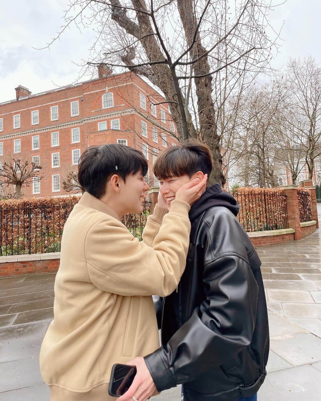 NEWYEARのインスタグラム：「I miss you🤏🏻🥺」