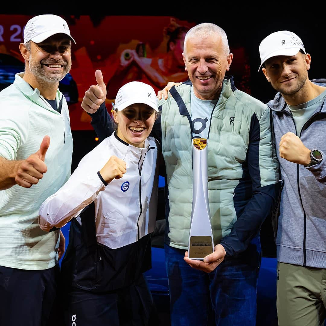 WTA（女子テニス協会）さんのインスタグラム写真 - (WTA（女子テニス協会）Instagram)「Driving home with another Porsche 🏆🚙  @iga.swiatek remains undefeated at the @porschetennis Grand Prix! 🏆🏆」4月23日 23時59分 - wta