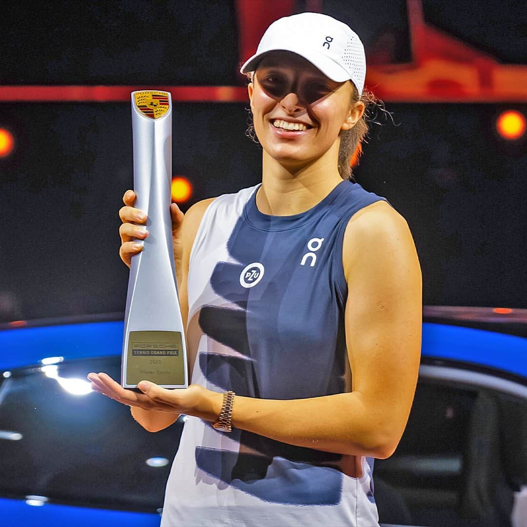 WTA（女子テニス協会）さんのインスタグラム写真 - (WTA（女子テニス協会）Instagram)「Driving home with another Porsche 🏆🚙  @iga.swiatek remains undefeated at the @porschetennis Grand Prix! 🏆🏆」4月23日 23時59分 - wta